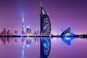 views of dubai skyline iconic building like burj khailifa, burj al arab, marsa al arab, bluewaters island while doing the private city tour of Dubai